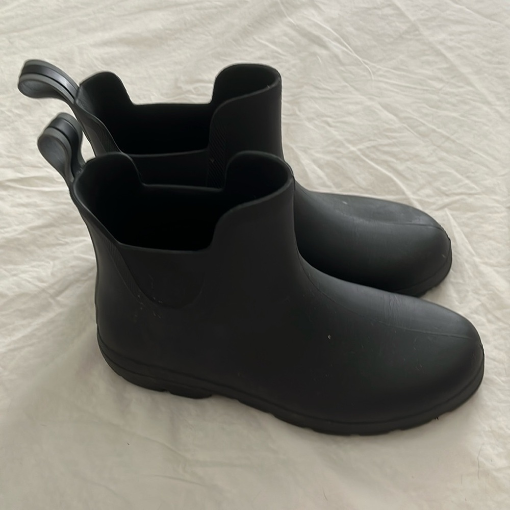 SOLD-Women's Everywear Chelsea Ankle Rain Boots